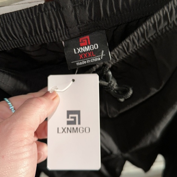 NWT LXNMGO black shorts with four pockets that zip and drawstring size xxxl - Picture 3 of 8